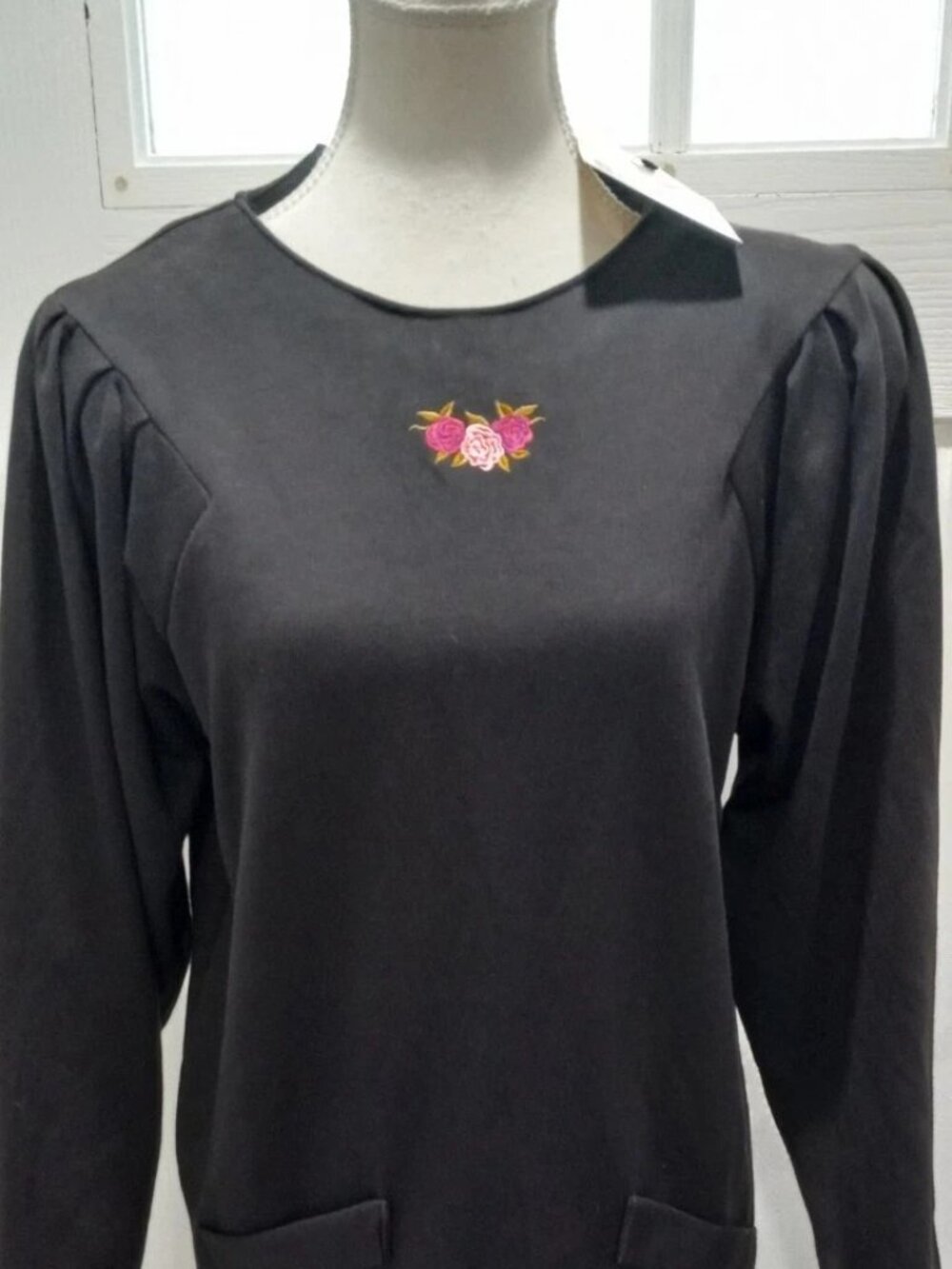 Vintage New Gitano Women Dress Size Medium Embroided Flower